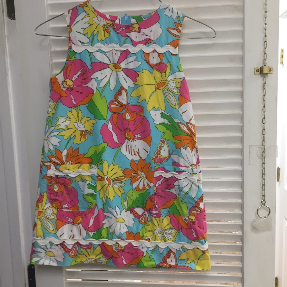Girl’ s Lilly Pulitzer dress